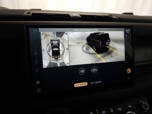 New 2025 Land Rover Defender 90 V8 image 31
