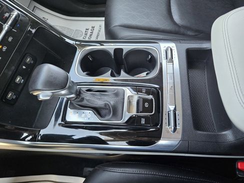 Used 2022 Kia Carnival SX FWD image 11