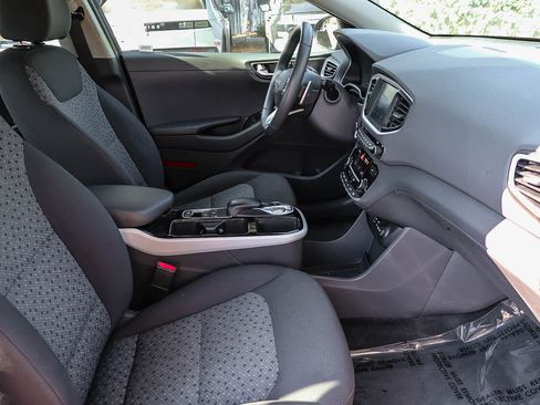 Used 2019 Hyundai Ioniq Electric FWD image 17