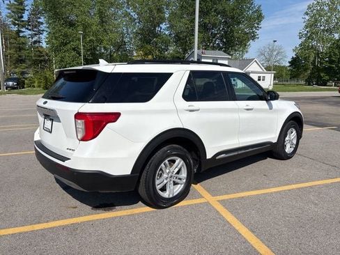 Used 2024 Ford Explorer XLT w/ Equipment Group 202A AWD/4WD image 3