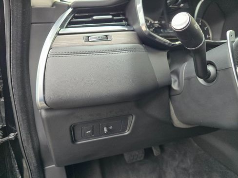 Used 2023 Jaguar F-PACE S image 18