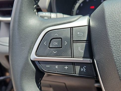Used 2025 Toyota Highlander LE AWD/4WD image 22