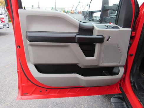 Used 2018 Ford F550 4x4 Regular Cab Super Duty image 22