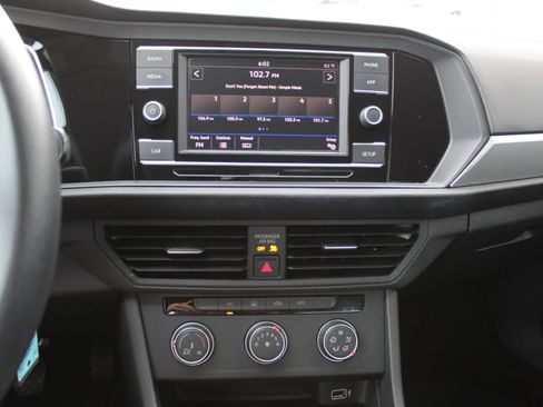 Used 2019 Volkswagen Jetta S image 14