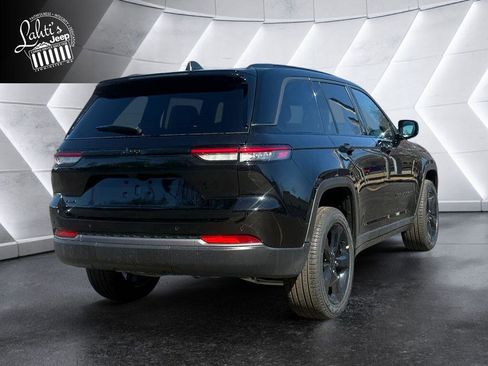 New 2026 Jeep Grand Cherokee Limited w/ Limited Altitude Package AWD/4WD image 4