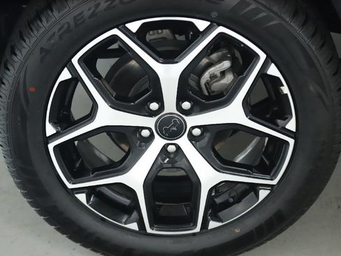 Used 2025 Jeep Compass Limited AWD/4WD image 12