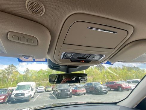 Used 2023 Lincoln Aviator AWD w/ Premium Package image 17