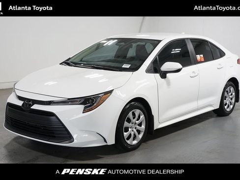 Used 2025 Toyota Corolla LE FWD image 1