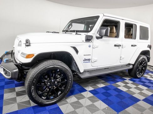 Used 2022 Jeep Wrangler Unlimited Sahara image 1