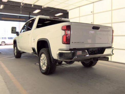 Used 2024 Chevrolet Silverado 2500 LT AWD/4WD image 4