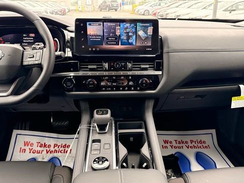 New 2026 Nissan Pathfinder SL image 26