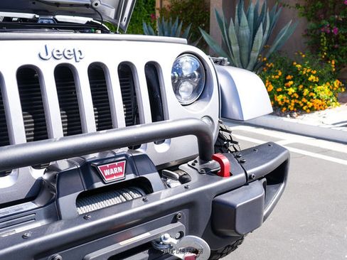 Used 2016 Jeep Wrangler Unlimited Rubicon image 90