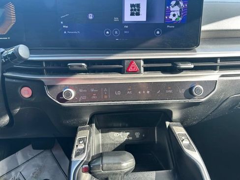 Used 2024 Kia Sorento S FWD image 26