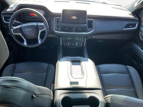 Used 2024 Chevrolet Suburban Z71 w/ Luxury Package image 10