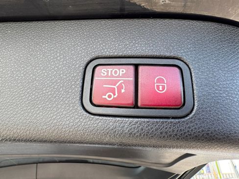 Used 2016 Mercedes-Benz GL 450 4MATIC image 38