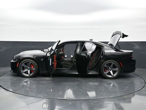 Used 2018 Dodge Charger SRT Hellcat w/ Harman/Kardon Audio Group RWD image 40