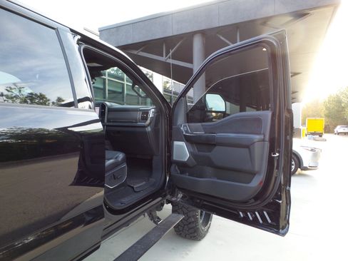 Used 2025 Ford F250 Platinum image 44