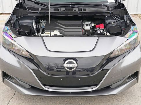 Used 2025 Nissan Leaf S image 7