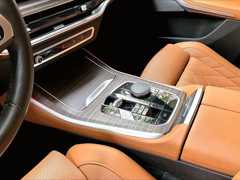 Certified 2025 BMW X5 sDrive40i w/ M Sport Package RWD image 16
