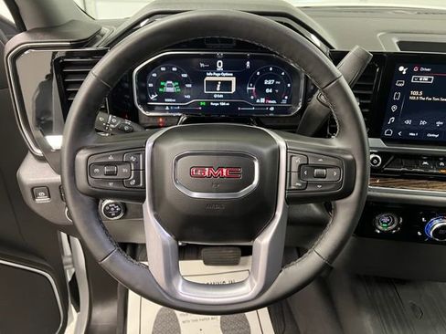Used 2023 GMC Sierra 1500 Elevation image 18