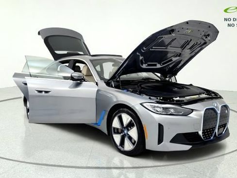 Used 2023 BMW i4 eDrive35 RWD image 11