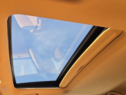 Certified 2025 Lexus ES 350 w/ Premium Package image 33