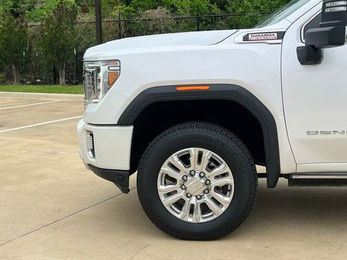 Used 2022 GMC Sierra 2500 Denali w/ Denali Ultimate Package AWD/4WD image 9