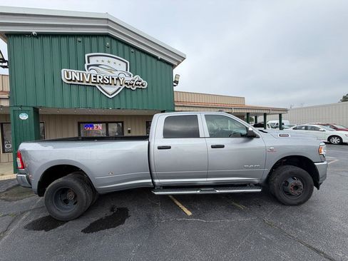 Used 2022 RAM 3500 Tradesman w/ Chrome Appearance Group AWD/4WD image 2