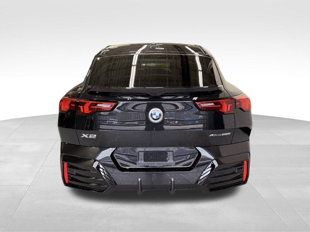 Used 2026 BMW X2 xDrive28i AWD/4WD image 4