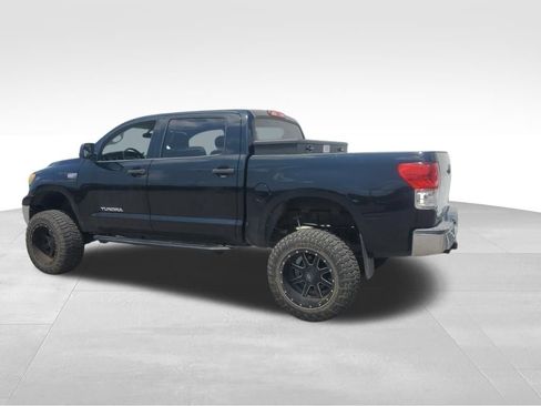 Used 2012 Toyota Tundra 4x4 CrewMax w/ Tow Pkg image 3