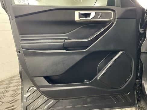 Used 2020 Ford Explorer XLT image 14