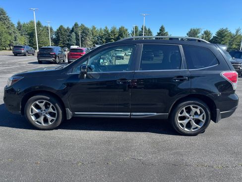 Used 2018 Subaru Forester 2.5i Touring AWD/4WD image 2