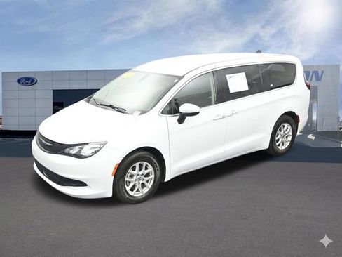Used 2022 Chrysler Voyager LX FWD image 64