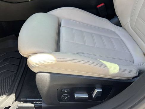 Used 2022 BMW 330e w/ M Sport Package RWD image 13
