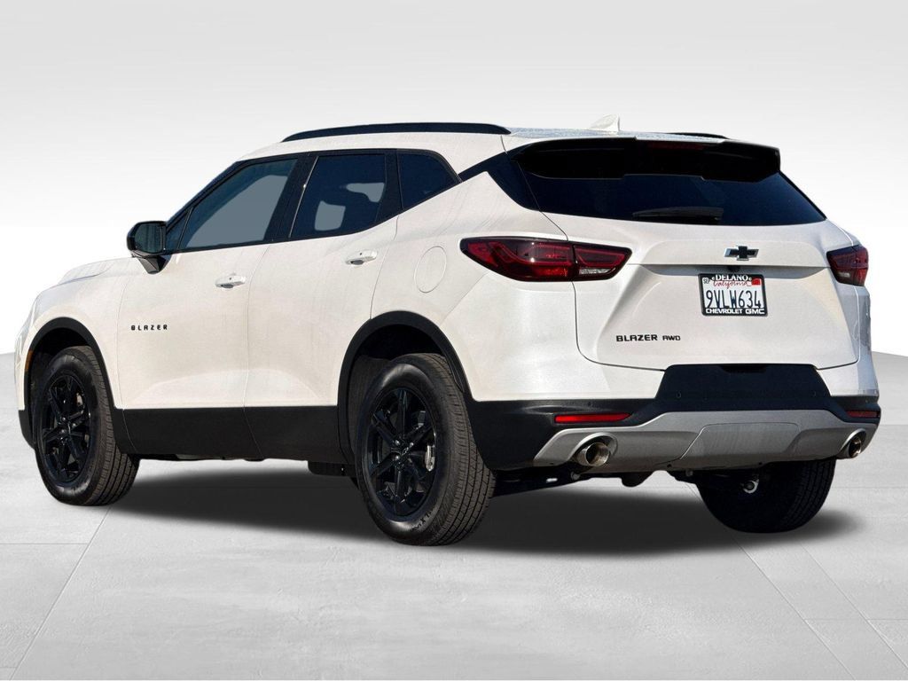 Used 2025 Chevrolet Blazer LT w/ Midnight/Sport Edition AWD/4WD image 3