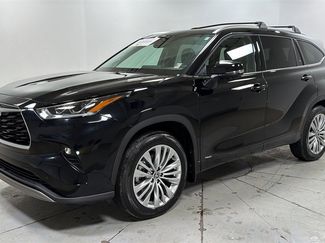 Certified 2025 Toyota Highlander Platinum video 1