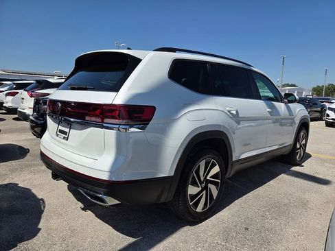 Used 2026 Volkswagen Atlas SE FWD image 5