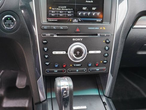 Used 2016 Ford Explorer Limited w/ Equipment Group 301A AWD/4WD image 19