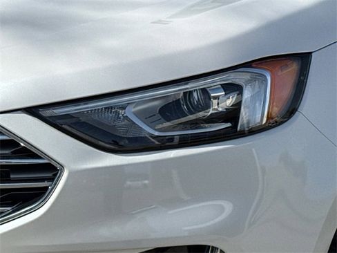 Used 2019 Ford Edge SEL w/ Equipment Group 201A image 4