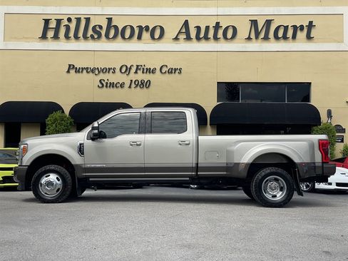 Used 2017 Ford F350 King Ranch w/ King Ranch Ultimate Package AWD/4WD image 3