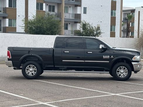 Used 2018 RAM 2500 Laramie w/ Convenience Group AWD/4WD image 4