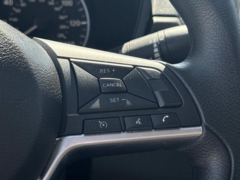 Used 2024 Nissan Altima 2.5 SV image 10