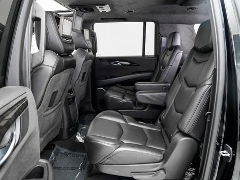 Used 2019 Cadillac Escalade ESV Platinum image 22
