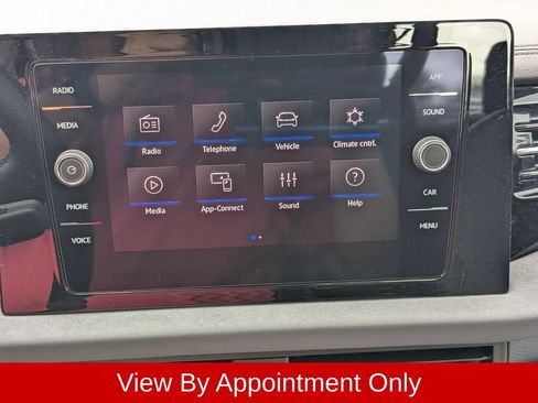 Used 2025 Volkswagen Jetta SE FWD image 15