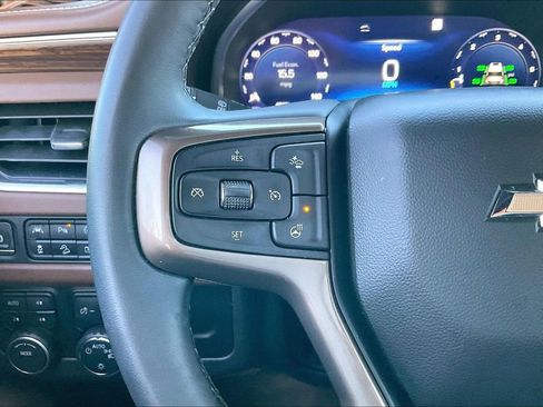 Used 2023 Chevrolet Suburban High Country image 17
