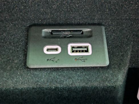 Used 2023 Cadillac Escalade Sport Platinum w/ LPO, ONYX Package image 36