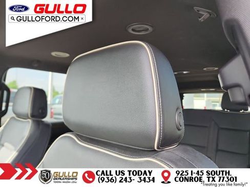 Used 2023 Chevrolet Suburban Premier image 18