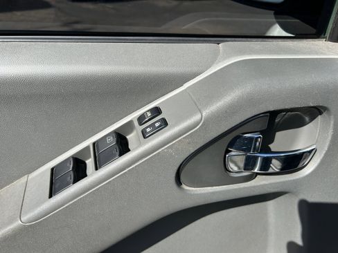 Used 2019 Nissan Frontier SV RWD image 11
