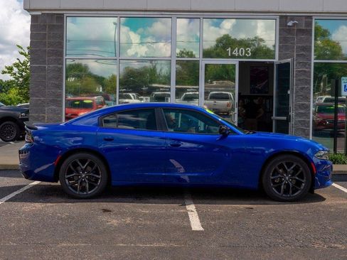 Used 2021 Dodge Charger SXT w/ Blacktop Package RWD image 2