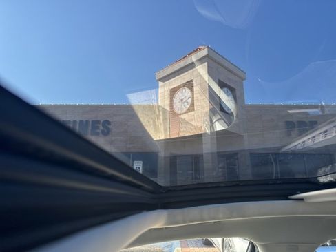 Used 2013 Buick LaCrosse Premium image 5